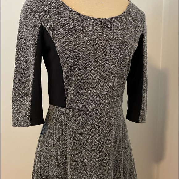 Super Cute Divided Dress! EUC! - Picture 4 of 6